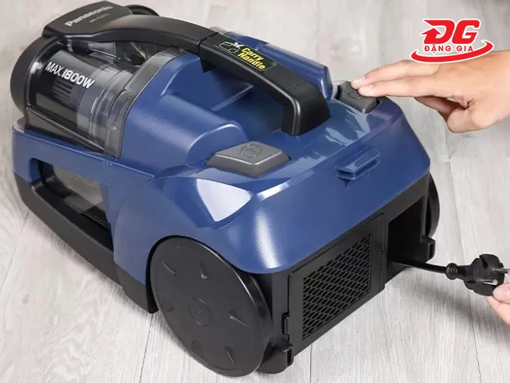 Máy hút bụi 1800W Panasonic MC-CL573AN49