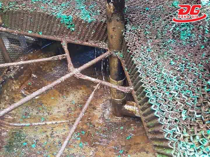 Bao lâu nên tẩy cáu cặn tháp giải nhiệt một lần?