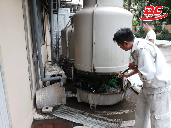 Dấu hiệu nhận biết tháp giải nhiệt cần vệ sinh