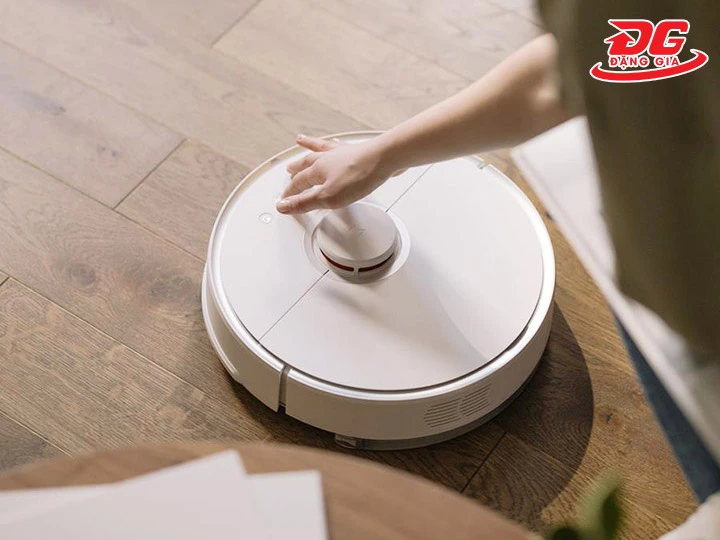 Robot hút bụi bật không lên nguồn