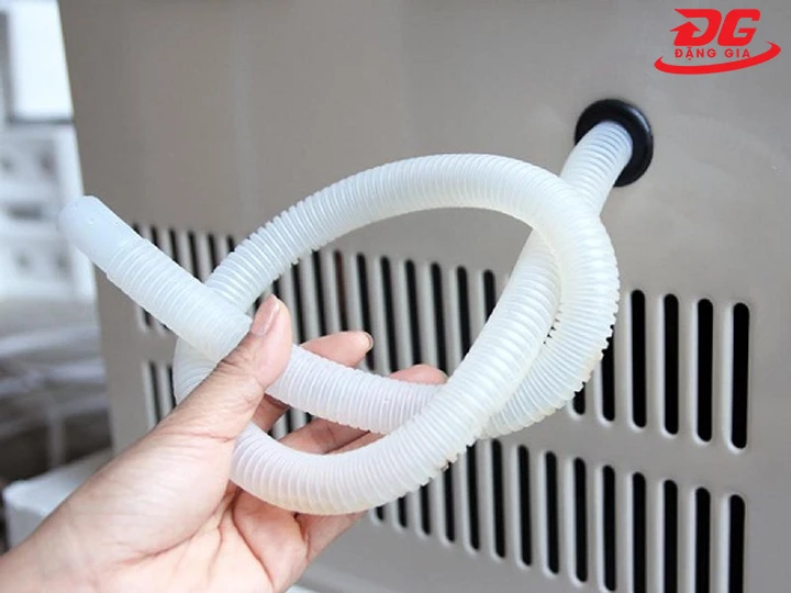 Dây xả nước máy hút ẩm IKENO