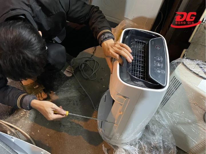 sửa máy khử ẩm không lên nguồn