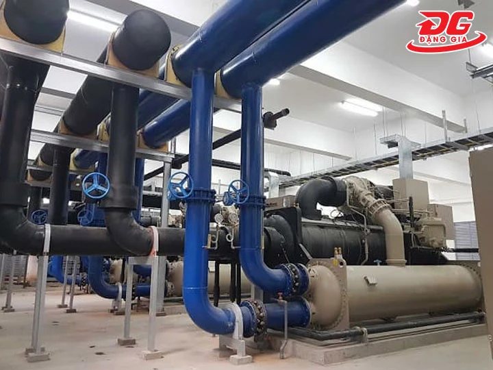 Ưu điểm và hạn chế của chiller giải nhiệt nước