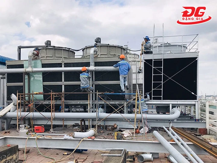 Chọn vị trí lắp đặt tháp làm mát thông thoáng, phù hợp