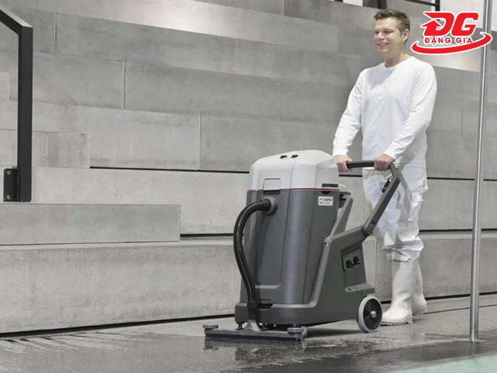 Máy hút bụi Nilfisk VL500-55 công suất lớn