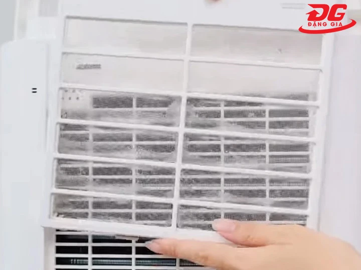 Vệ sinh màng lọc máy hút ẩm Beurer