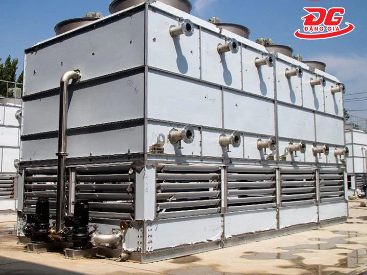 Tháp làm mát kín hỗn hợp