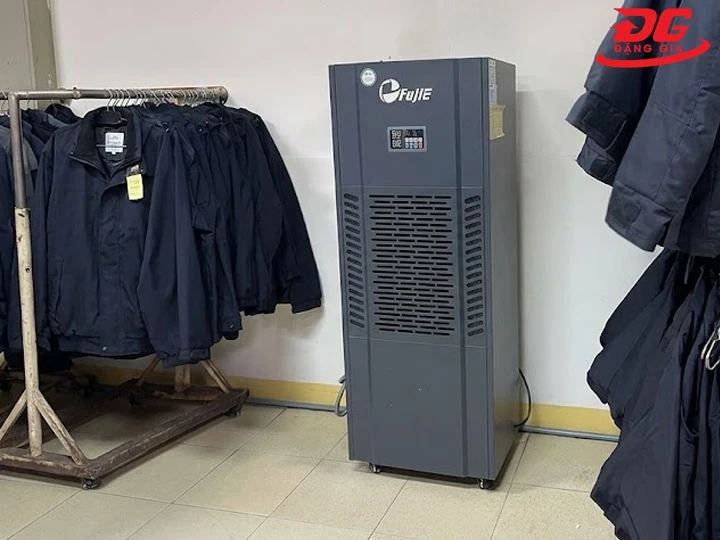 máy hút ẩm FujiE HM-180N