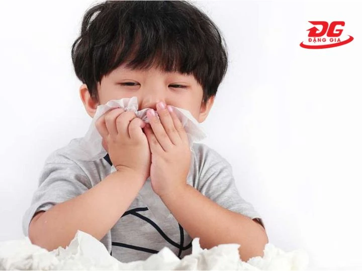 độ ẩm thấp sẽ ảnh hưởng tới hệ hô hấp của trẻ nhỏ