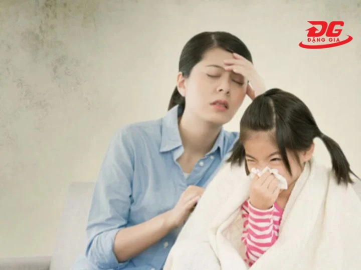 bé bị ho và sổ mũi khi độ ẩm trong phòng không phù hợp