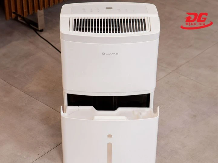 đổ nước sau mỗi lần sử dụng