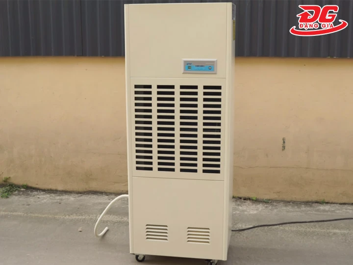 máy hút ẩm Kumisai KMS-168LD xả nước liên tục
