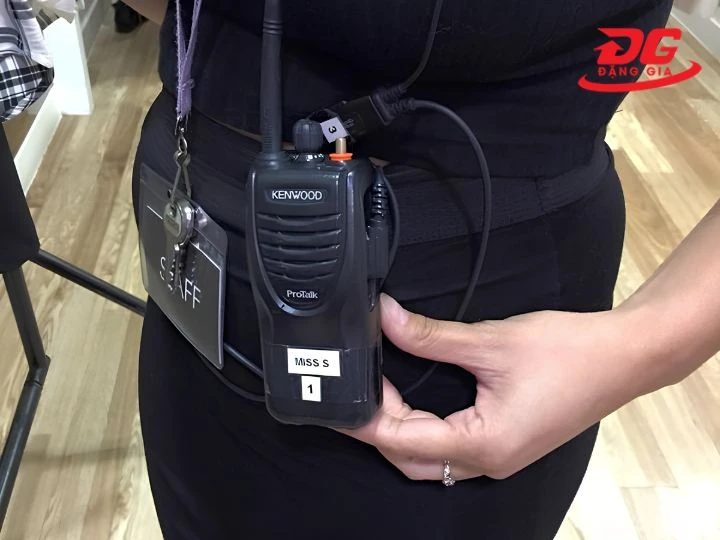 Cách điều chỉnh âm lượng bộ đàm Kenwood