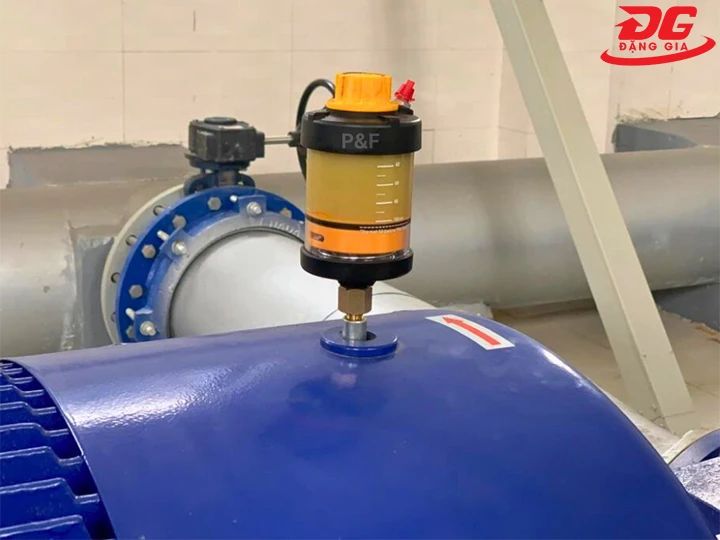 cách sử dụng máy bơm mỡ tự động