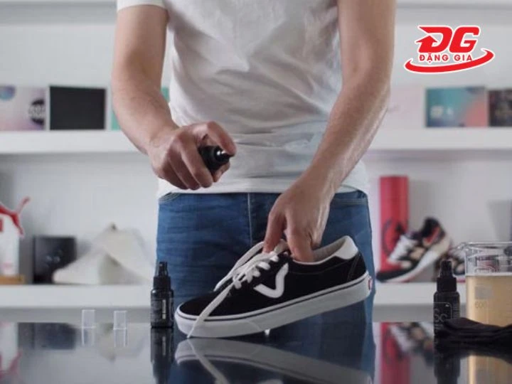 Cách vệ sinh giày Vans chuẩn không lo phai màu, mất form