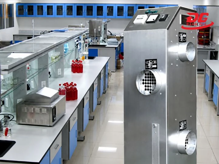 Máy hút ẩm Fujie HM WKM-200M với công suất hút ẩm 14,4 lít/ngày