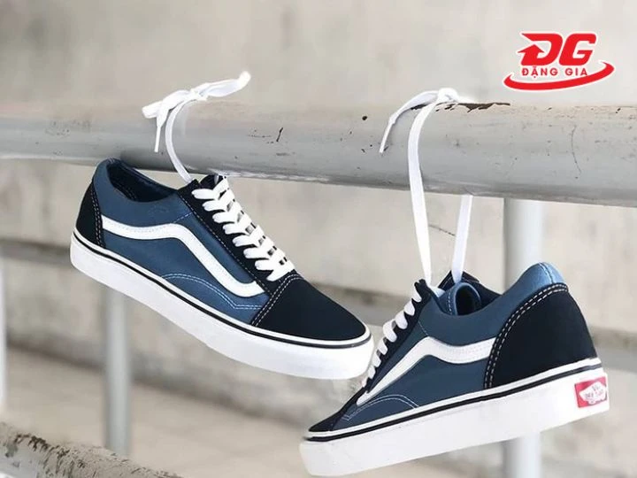 Phơi khô giày Vans sau khi vệ sinh làm sạch