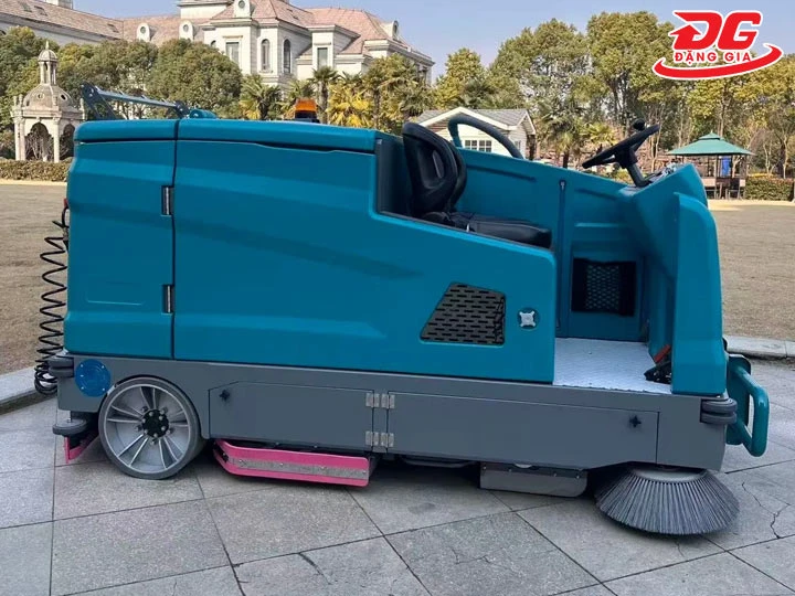 cấu tạo xe quét rác chà sàn Kumisai KMS 1450XS