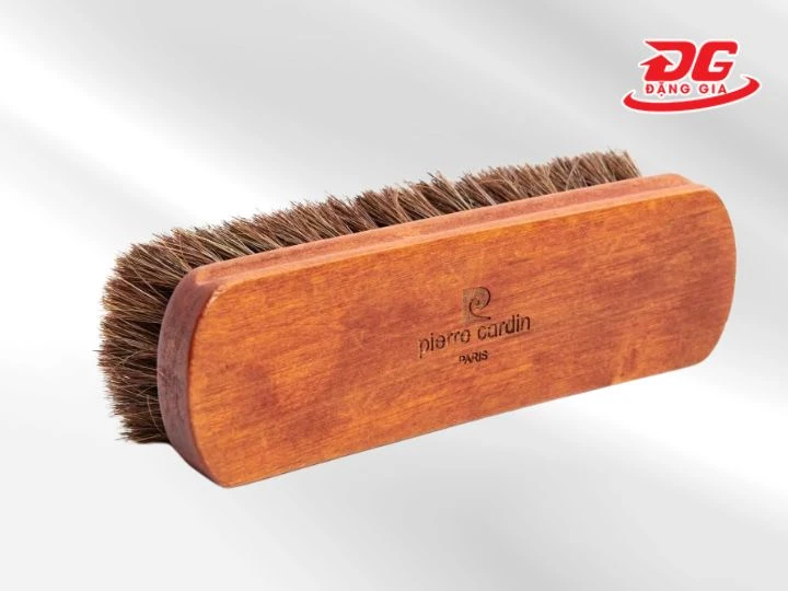 Bàn chải đánh giày Pierre Cardin được ưa chuộng