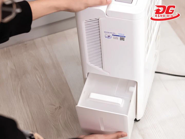 máy hút ẩm dưới 3 triệu nên có thùng chứa 1 - 5 lít