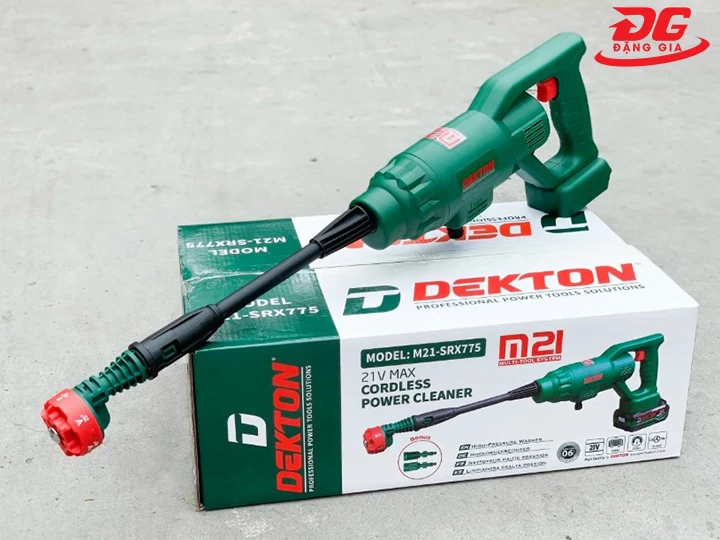 Máy rửa xe cao áp dùng pin Dekton M21-SRX775