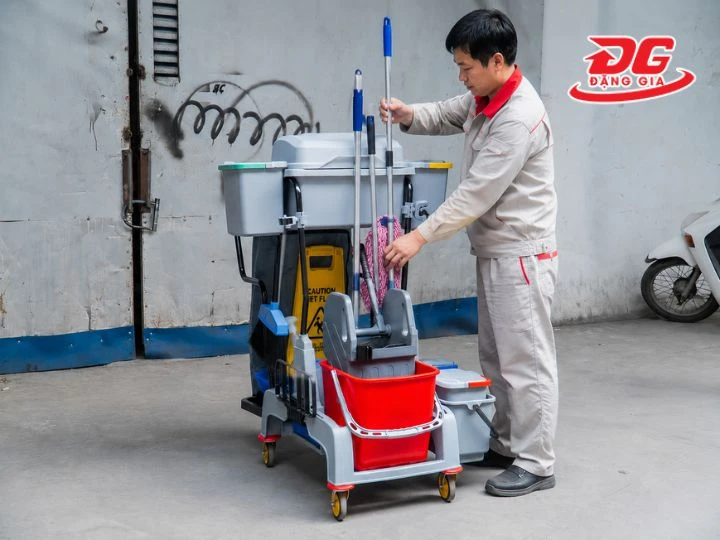 Sắp xếp dụng cụ ngay ngắn vào xe Kumisai KMS AF08196A