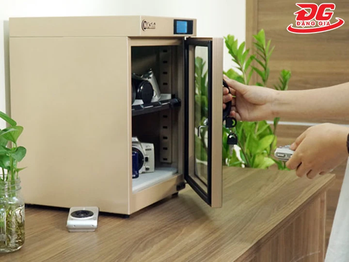 Tủ chống ẩm 30 lít Nikatei NC-30C Gold Plus