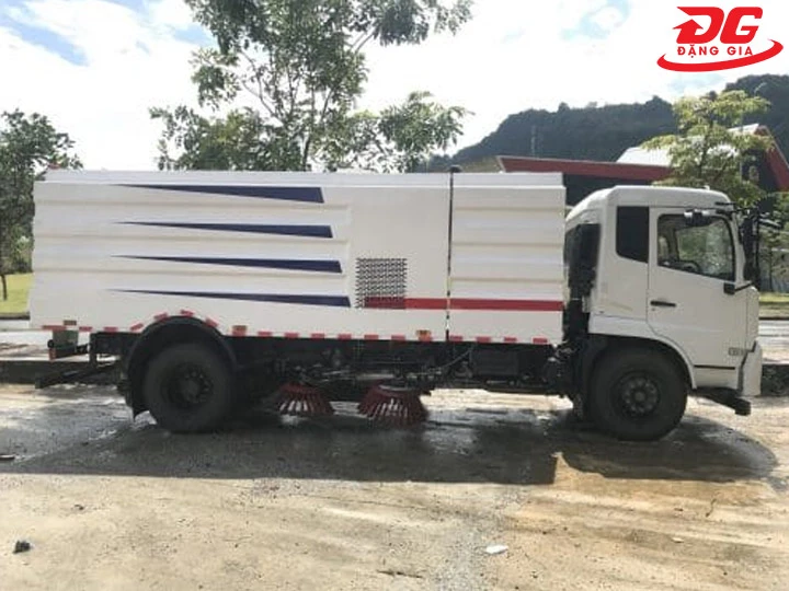 Xe quét đường Dongfeng 10 khối
