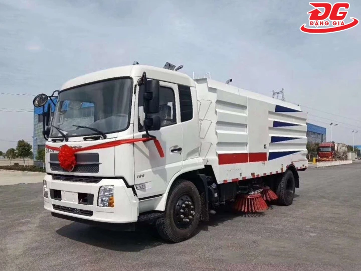 Xe quét đường Dongfeng 6 khối