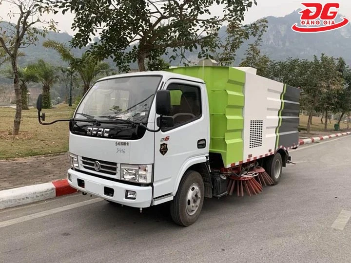 Xe quét rác Dongfeng của Trung Quốc
