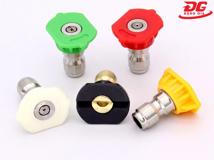 làm sạch lỗ béc phun máy rửa xe