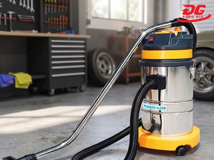 Kungfu Clean KF 30 là mẫu máy hút bụi thảm 30L giá rẻ, vận hành êm ái