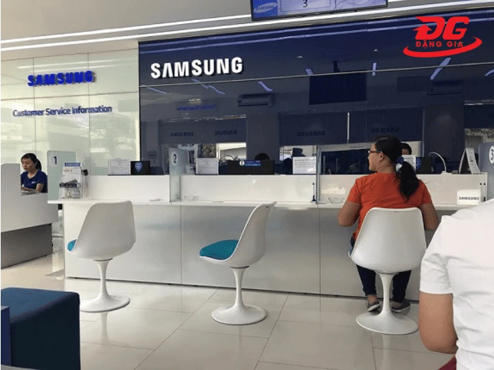Nên chọn mua tại các hệ thống điện máy lớn để đảm bảo nguồn gốc và hưởng trọn chính sách bảo hành từ hãng