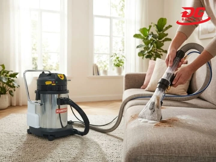 Sử dụng máy hút bụi giặt sofa giúp làm sạch sâu vết bẩn và tiết kiệm chi phí lâu dài