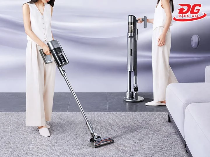 Máy hút bụi Uwant V100 cùng trạm sạc đa năng tự gom bụi