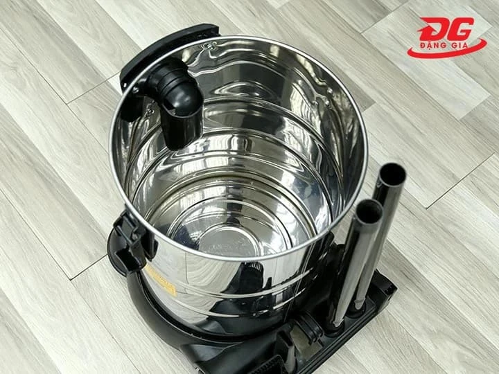 Kiểm tra độ kín khít của chốt khóa inox và gioăng cao su