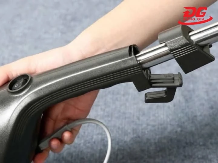Lắp ráp lại các bộ phận và kiểm tra vận hành