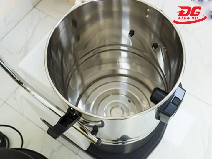 Thùng chứa Inox có độ bền bỉ và khả năng chống va đập cao