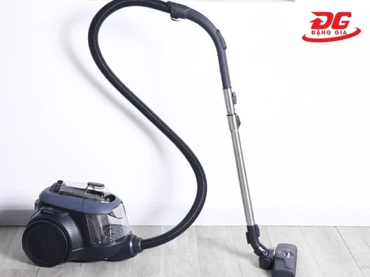 Máy hút bụi gia đình tiện dụng Electrolux EFC71611
