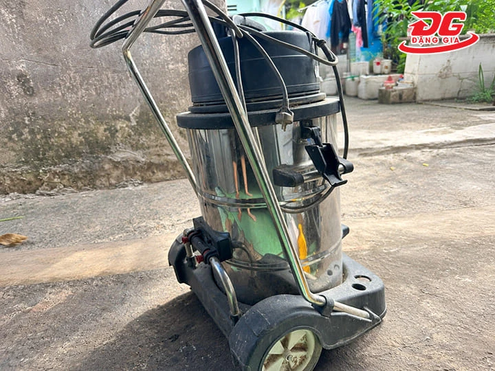 Giá máy giặt thảm cũ phụ thuộc vào từng dòng máy