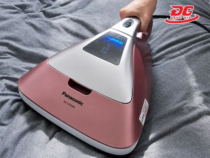 Panasonic MC-DF500G bền bỉ, tích hợp cảm biến phát hiện bụi mịn phát sáng cực kỳ nhạy bén.