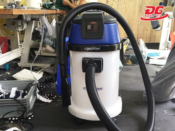 Cần kiểm tra kỹ mức độ tương thích của thùng chứa và ống hút trước khi dùng máy để hút hóa chất chuyên dụng