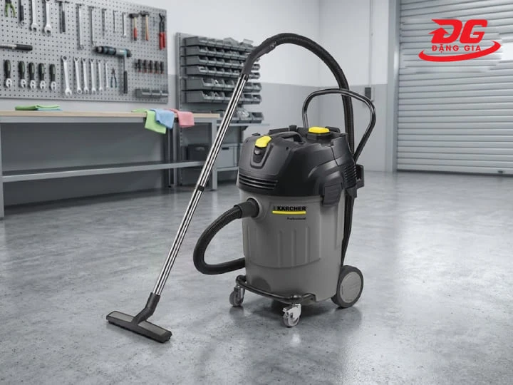 Máy hút bụi khô - ướt Karcher đa năng, xử lý tốt cả rác thô và chất lỏng.