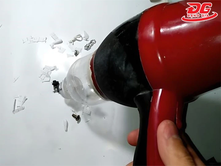 Chạy thử máy hút bụi tự chế từ máy sấy tóc
