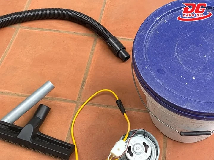 Dụng cụ và vật liệu cần có để chế máy hút bụi công suất lớn từ thùng sơn