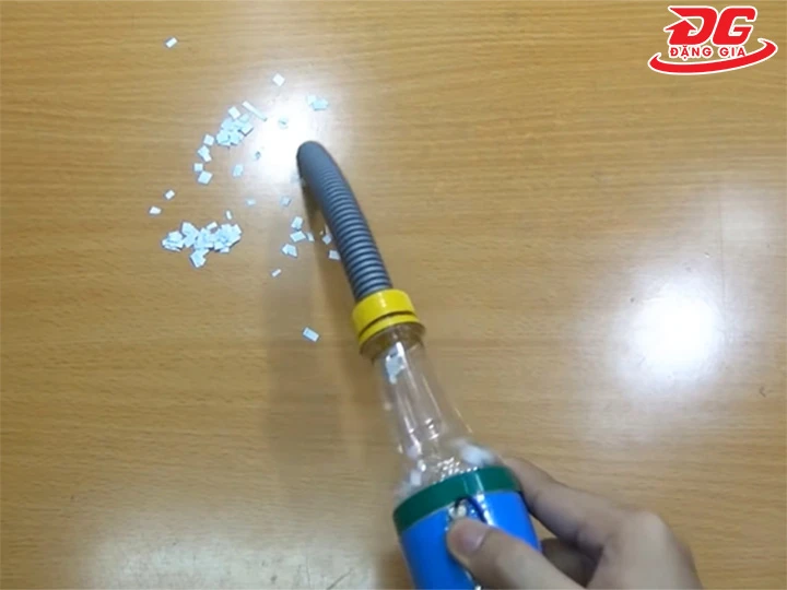 Tiến hành thử nghiệm máy hút bụi tự chế