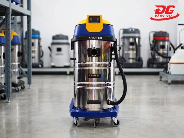 Model Kraffer KF 280 sở hữu thùng chứa 90 lít, hút được nước bẩn và bụi nặng