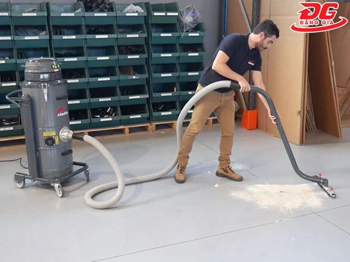 Công suất mạnh mẽ, làm sạch nhanh chóng 