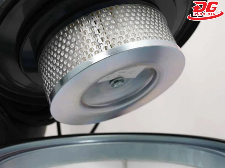 Hệ thống lọc tiên tiến giúp giữ lại bụi mịn, tránh phát tán bụi ngược ra môi trường