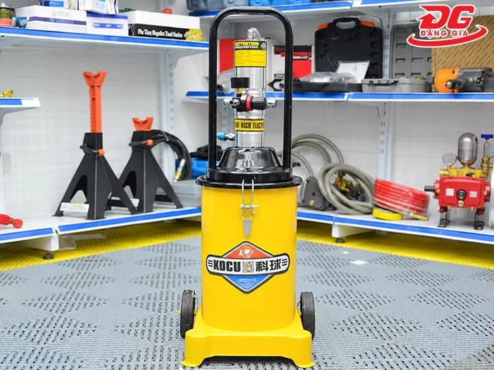 Máy bơm mỡ cho xe tải Kocu GZ-8 (12 Lít)